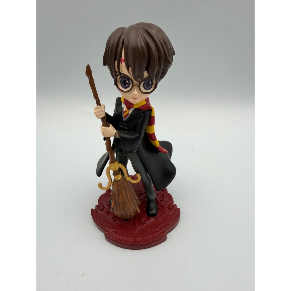 Enesco Harry Potter Figurine 6009869 Wizarding World Collectible 5.25 Inch